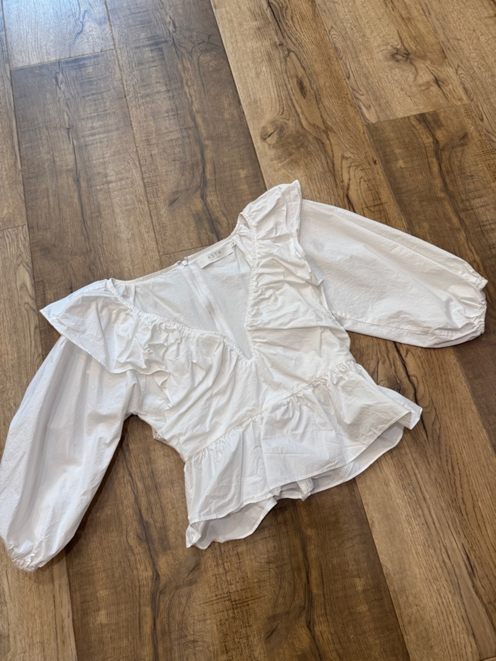 Astr White Ruffled V-Neck Peplum Blouse